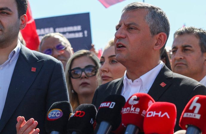 Özgür Özel: Hasan Mutlu’ya ‘AK Parti’ye katıl, operasyonlar dursun’ telefonu geldi