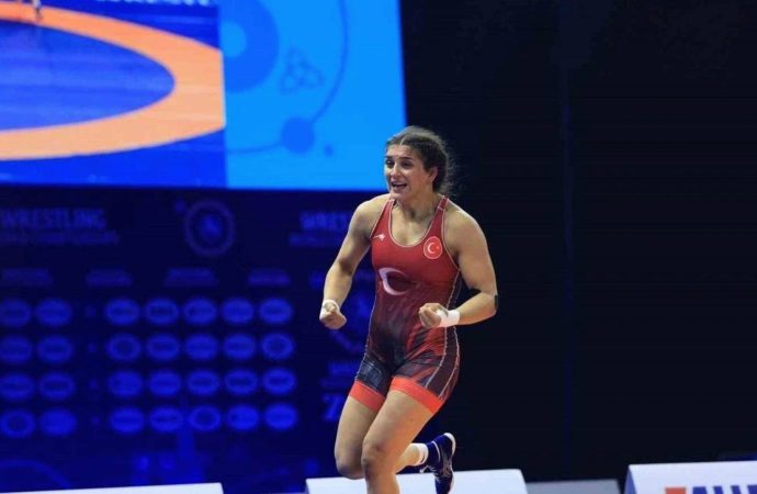 Nesrin Baş, Dünya Güreş Şampiyonası’nda finale yükseldi