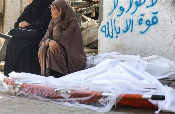 İsrail Gazze’de bir günde 99 Filistinli öldürdü