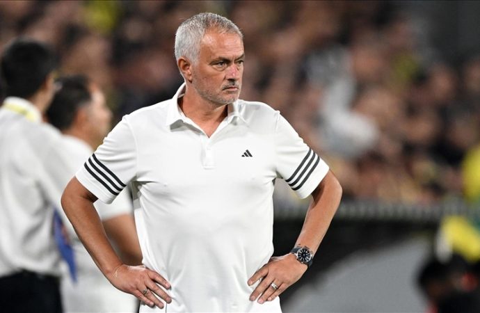 Mourinho, Benfica ile anlaştı, “Fenerbahçe’ye gitmem hataydı, olmam gereken seviyeye geri döndüm” dedi