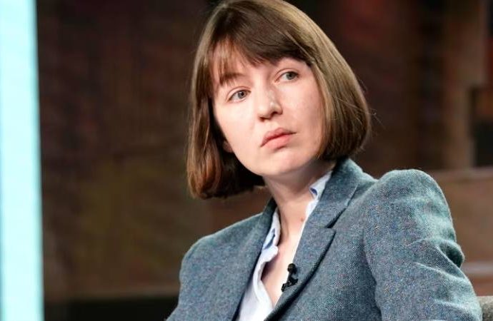 Sally Rooney roman ödülünü almaya gidemedi: Londra’ya gidersem tutuklanırım