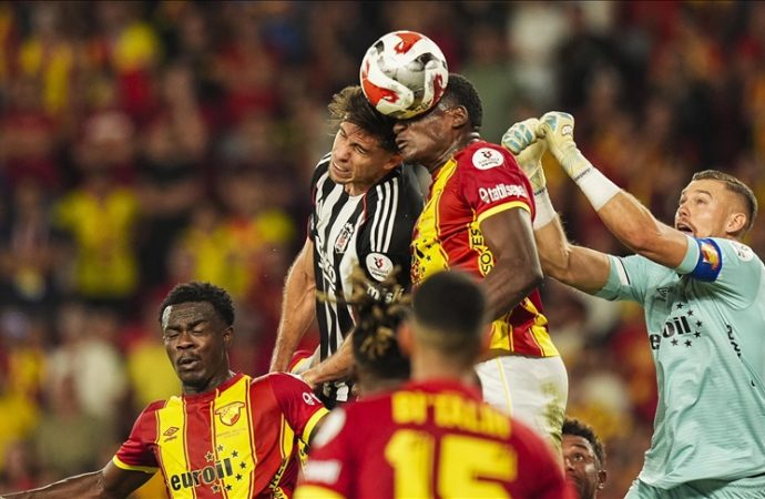 Göztepe gümbür gümbür, Beşiktaş ağır yaralı