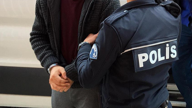 Sosyal medyada kızını dans ettirip para kazanan baba gözaltında