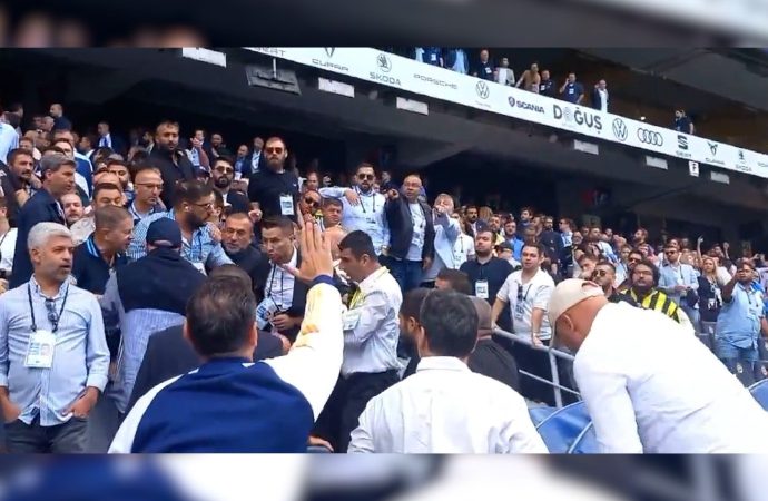 Fenerbahçe’de kongre gergin başladı