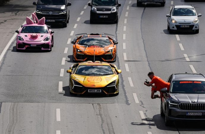 Dünyaca ünlü otomobil rallisi, İstanbul’dan start aldı