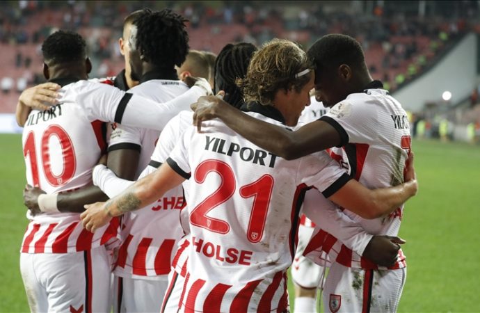 Gol düellosu: Samsunspor, Fatih Karagümrük’ü yendi