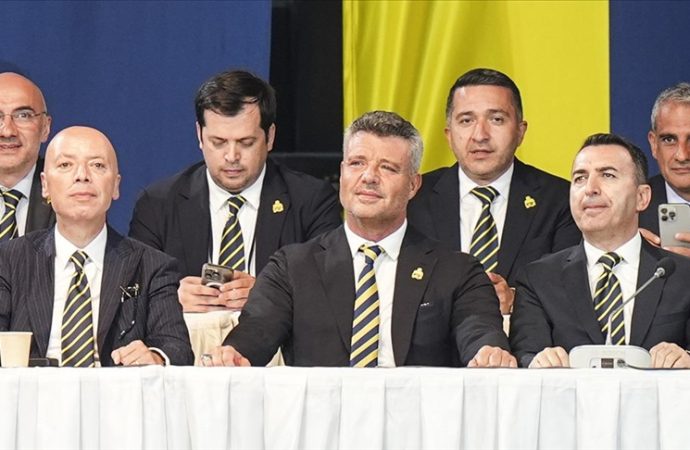 Fenerbahçe’de Ali Koç dönemi sona erdi, yeni başkan Sadettin Saran