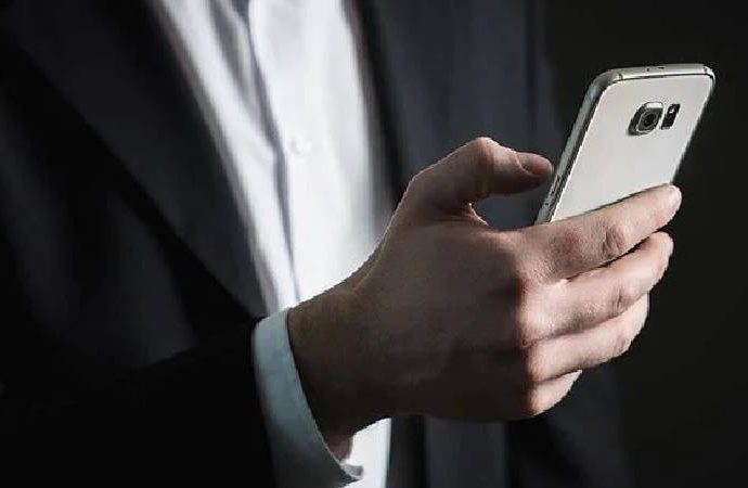 Tavsiye yönetmeliği çıktı: Akıllı telefon kullanımı 2 saatle sınırlansın