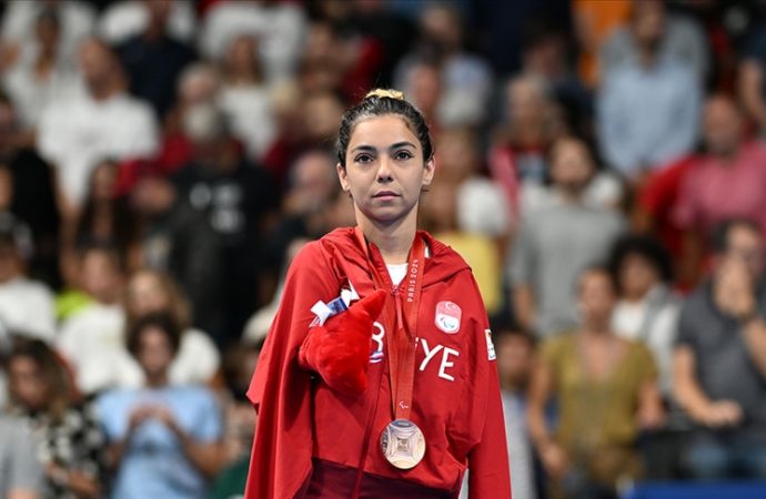 Para yüzücü Sevilay Öztürk ikinci madalyasını kazandı
