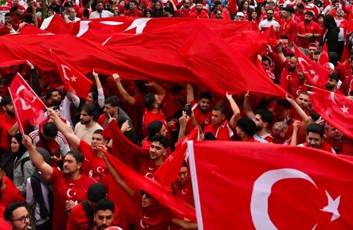 Yine de teşekkürler: Filenin Efeleri çeyrek finalde Polonya’ya takıldı