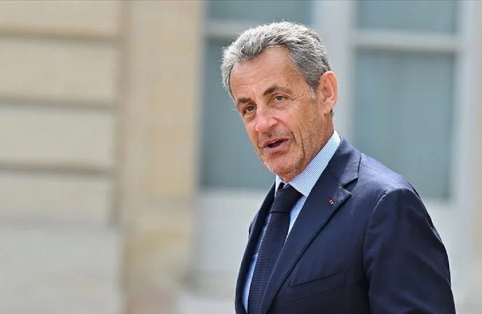 Eski Fransa Cumhurbaşkanı Sarkozy suç örgütü kurmaktan suçlu bulundu