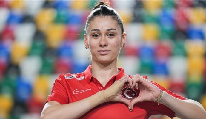 Para atlet Aysel Önder rekorla dünya şampiyonu