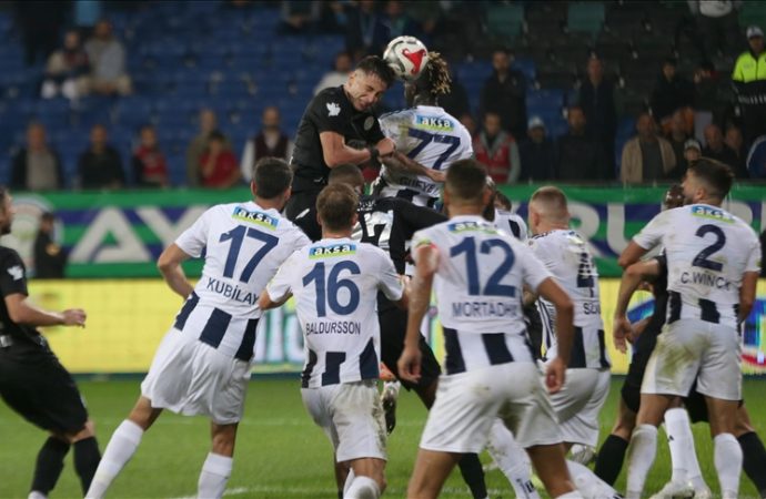 Kasımpaşa, Çaykur Rizespor’u 2-1’le geçti