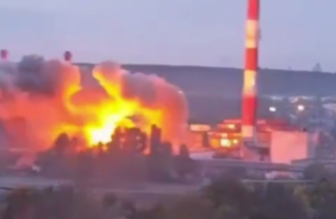 Ukrayna Rusya’da termik santral vurdu: Bölge karanlığa gömüldü