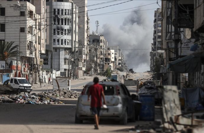 İsrail Gazze’de son 24 saatte 50 insan daha öldürdü