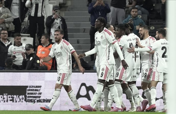 Beşiktaş rahat maçı zora çevirdi, yine de kazandı