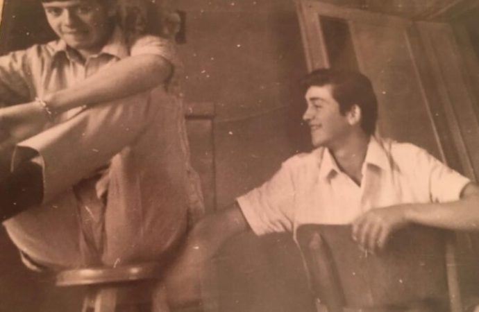 İşitmeyi kaybeden arkadaşım, mucize ile yeniden işitmeye başlayınca dinlediği ilk şarkı bakın ne olmuş