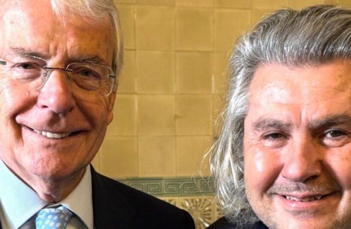 Liderlik Krizi Çağında: John Major’dan Bir İngiliz Dersi