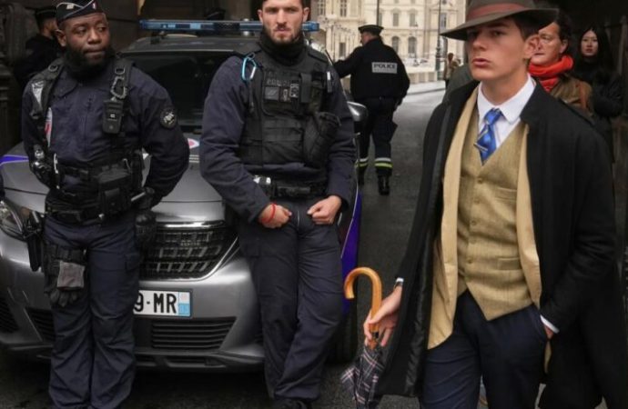Yeni Erkeğinizi Nasıl Alırsınız: Dapper mı? Performatif mi?