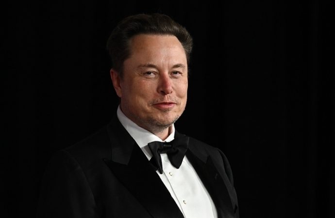Elon Musk’ın serveti 500 milyar doları gördü