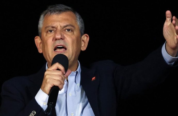 Özgür Özel’den Erdoğan’a ABD gezisi eleştirisi:
