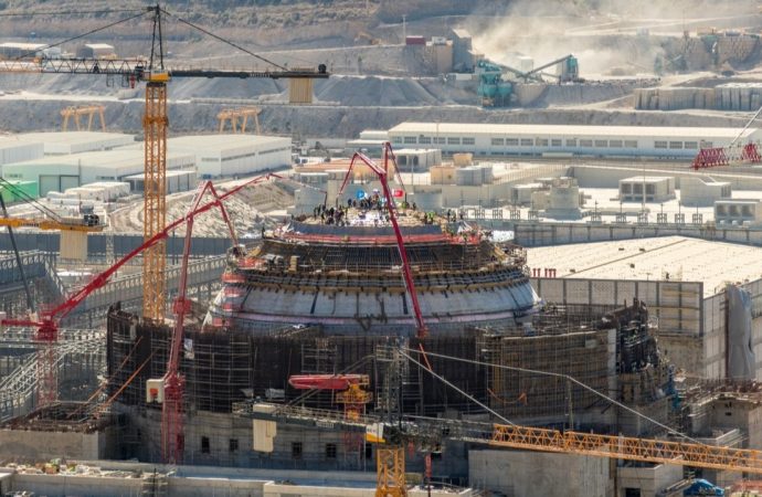 Nükleer santral geciktikçe gecikiyor