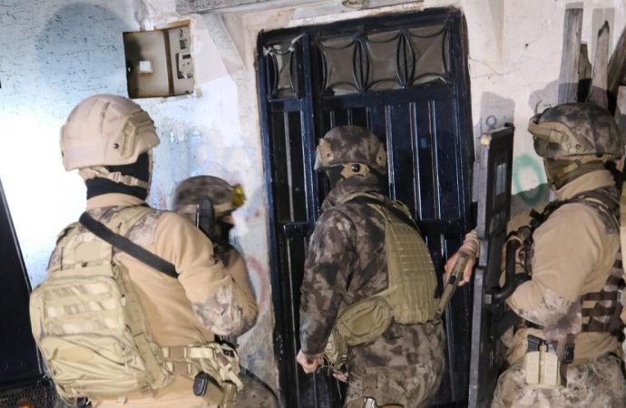 DEAŞ operasyonu: 13 şüpheli gözaltında