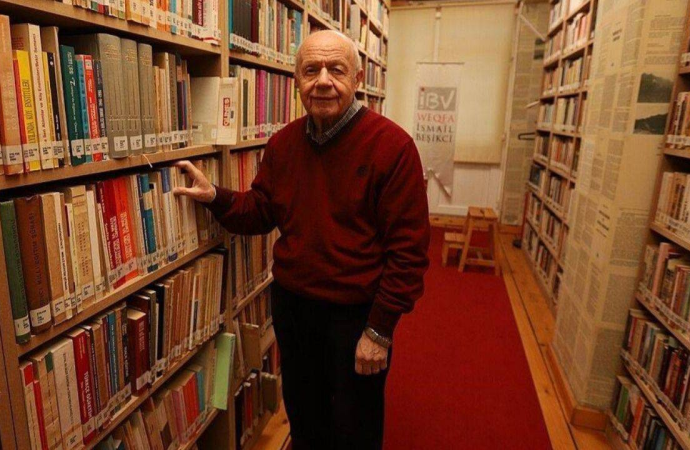 İsmail Beşikçi yoğun bakımdan çıktı