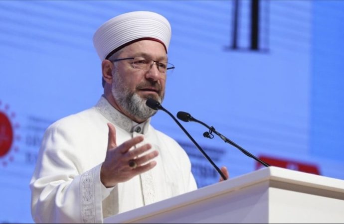 Gece yarısı açıkladı: Diyanet’te Ali Erbaş tasfiyesi