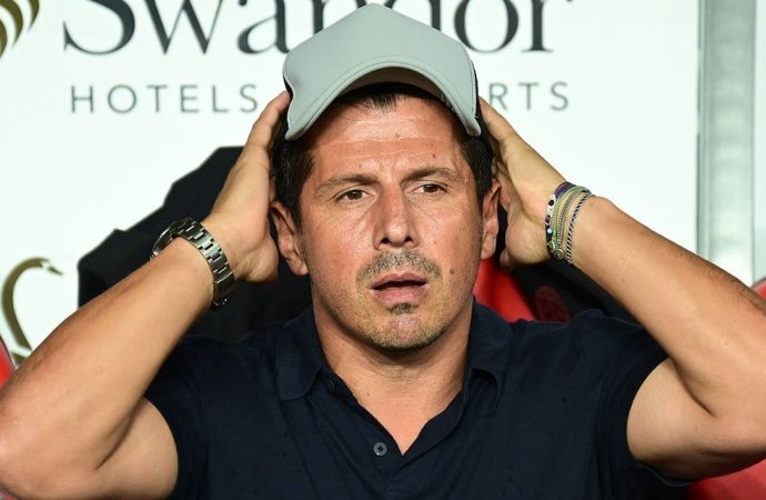 Antalyaspor ‘Emre Belözoğlu devam edecek’ dedi