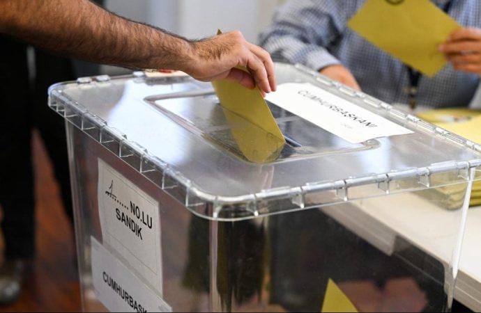 AK Partili isimden sürpriz çıkış: Erken seçim kapıda, referandum hazırlığı başladı