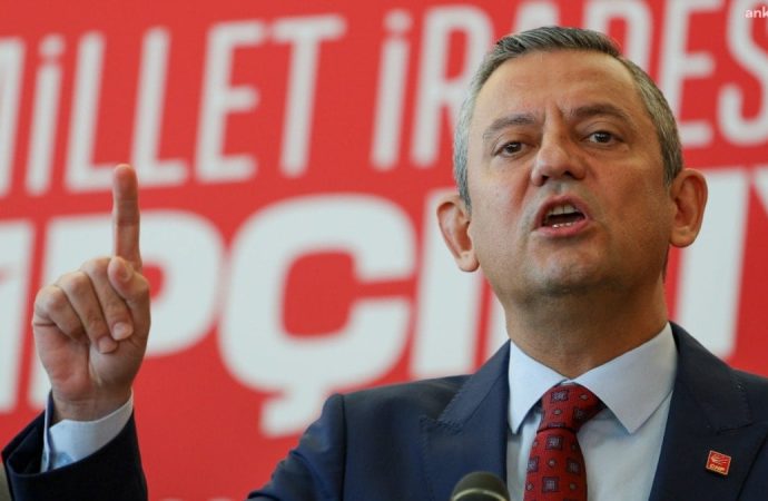 Özgür Özel: Bütün muhalefet partilerine sahip çıkmalıyız