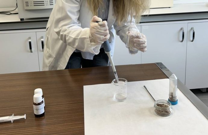 Kuaför atığından cerrahi buluş geliştirdi
