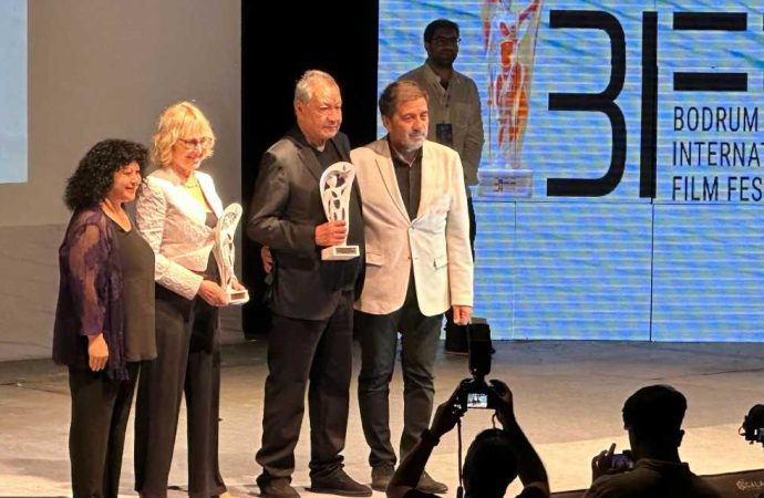 Bu yıl 51 film izledi, ‘Yılın sinema seyircisi ödülü’ aldı