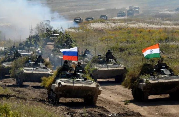 Rusya ve Hindistan ortak askerî tatbikata başladı