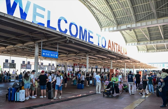 Antalya’ya dokuz ayda gelen turist sayısı 14 milyonu aştı
