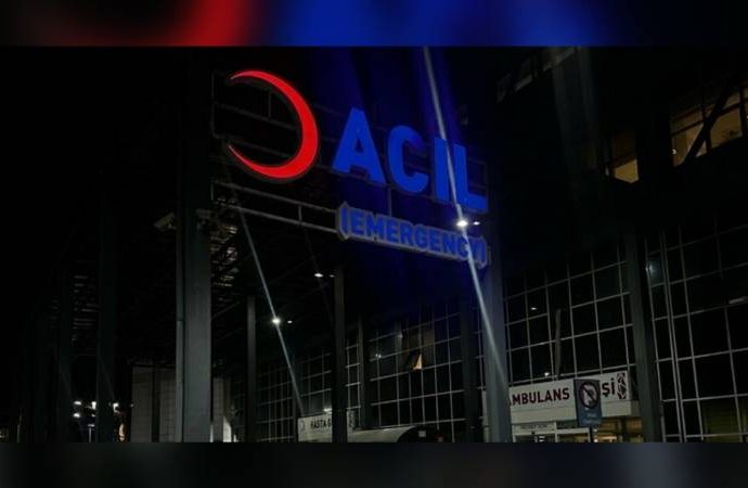 Sokak köpeğine ateş açtı, yoldan geçen çifti vurdu