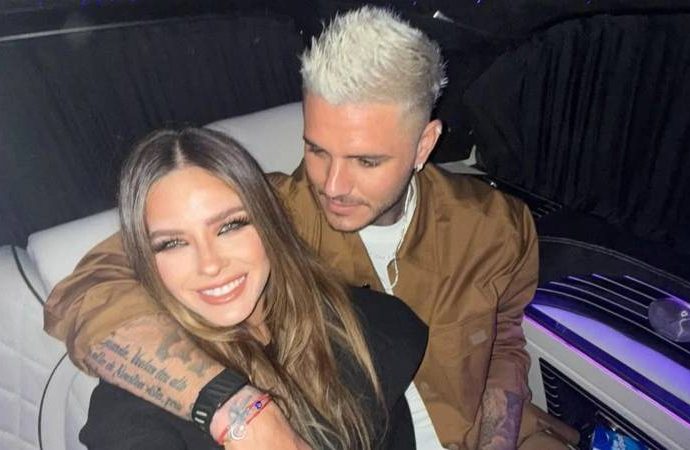 Icardi sevgilisine mücevher işlemeli forma yaptırdı