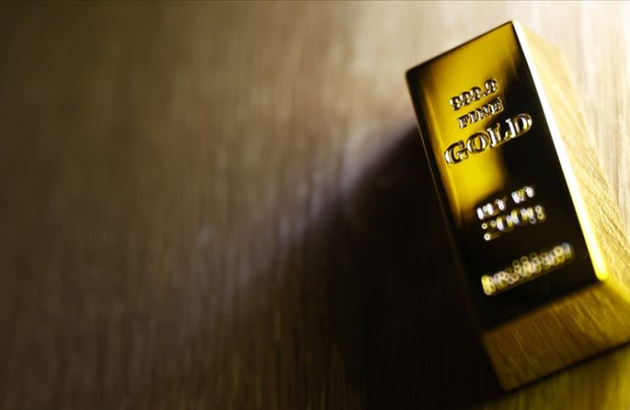 Altının onsu 4 bin doları geçerek rekor kırdı