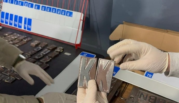 1166 sahte plakaya el kon: Üç gözaltı