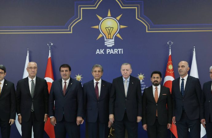 Yedi belediye başkanı AK Parti’ye geçti