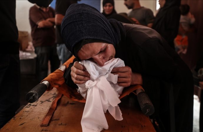 Mısır’da müzakere, Gazze’de katliam: son 24 saatte 10 Filistinli hayatını kaybetti