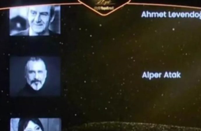 Ödül töreninde akıl almaz hata: ‘Sağlığım yerinde, yaşıyorum’