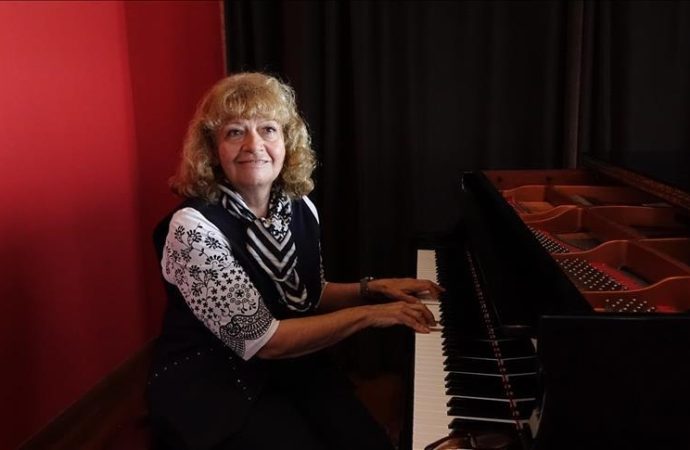 Piyanist İdil Biret’in sanat arşivi Barselona’da