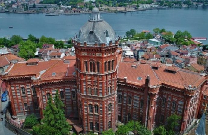 İstanbul’un sembol Rum okulu depreme dayanıksız çıktı