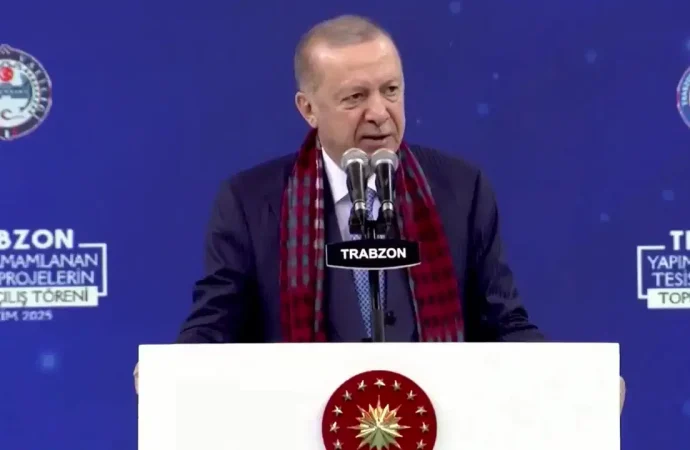 Erdoğan, Trabzon’dan Brüksel’deki Özgür Özel’e kızdı
