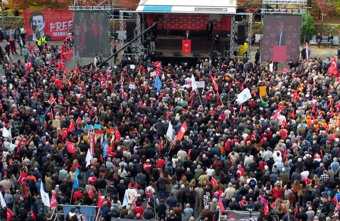 CHP bir ilki yaptı, İmamoğlu için Brüksel’de miting düzenledi