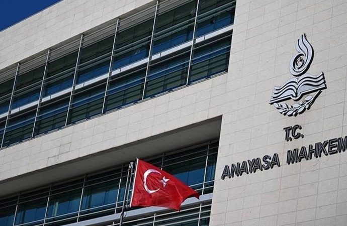 Basın İlan Kurumu’nun ilan ve reklam kesme yetkisi iptal edildi