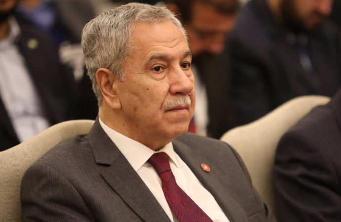 Arınç: Kimse gönüllü olmazsa İmralı’ya ben gider, Öcalan’la görüşürüm