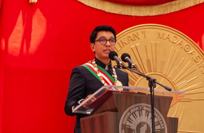 Kaçtığı söylenen Madagaskar Cumhurbaşkanı ‘anayasa’ çağrısı yaptı